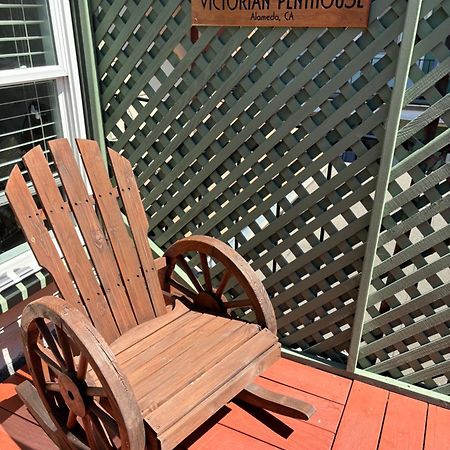 Alameda 3Br Unique Victorian Penthouse With Deck And Outdoor Furniture, Ac, 3 Blocks To Beach & Shopping Center & 2 Free Parking Spaces 외부 사진