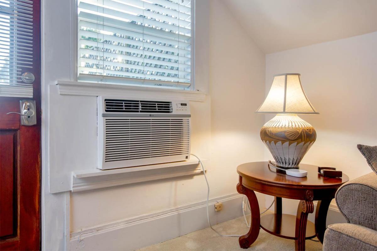 Alameda 3Br Unique Victorian Penthouse With Deck And Outdoor Furniture, Ac, 3 Blocks To Beach & Shopping Center & 2 Free Parking Spaces 외부 사진
