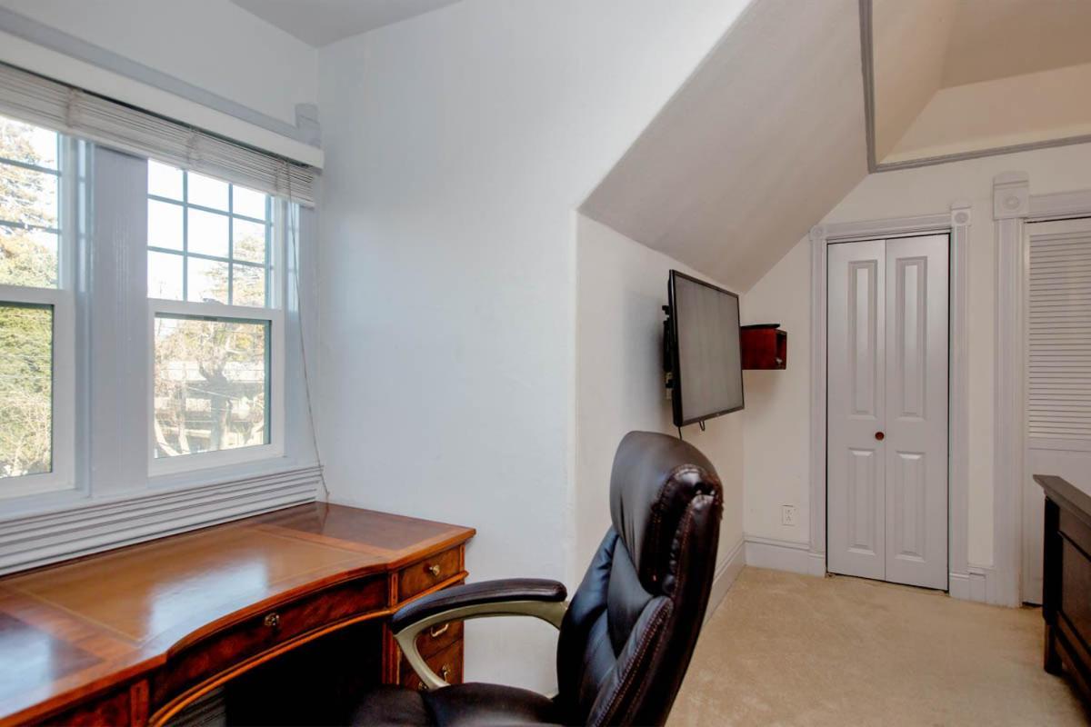 Alameda 3Br Unique Victorian Penthouse With Deck And Outdoor Furniture, Ac, 3 Blocks To Beach & Shopping Center & 2 Free Parking Spaces 외부 사진