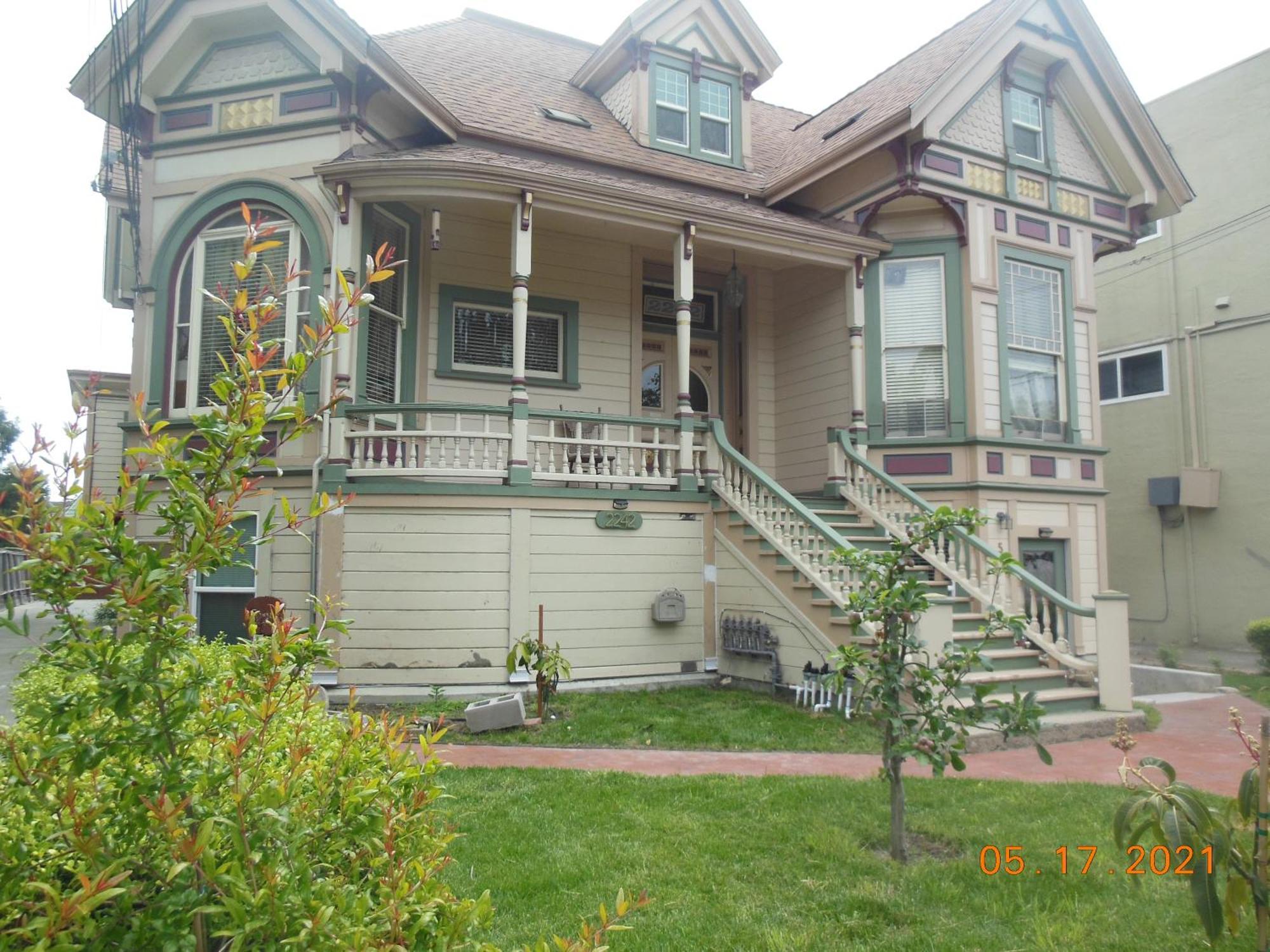 Alameda 3Br Unique Victorian Penthouse With Deck And Outdoor Furniture, Ac, 3 Blocks To Beach & Shopping Center & 2 Free Parking Spaces 외부 사진