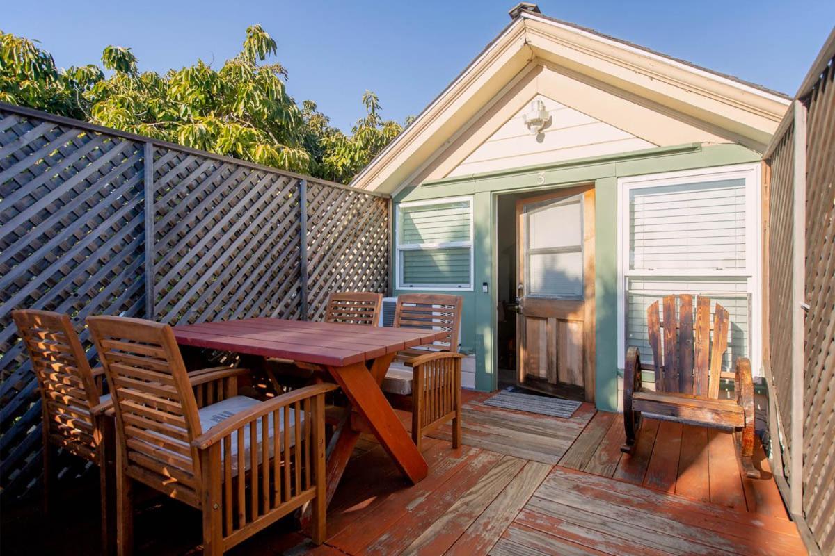 Alameda 3Br Unique Victorian Penthouse With Deck And Outdoor Furniture, Ac, 3 Blocks To Beach & Shopping Center & 2 Free Parking Spaces 외부 사진