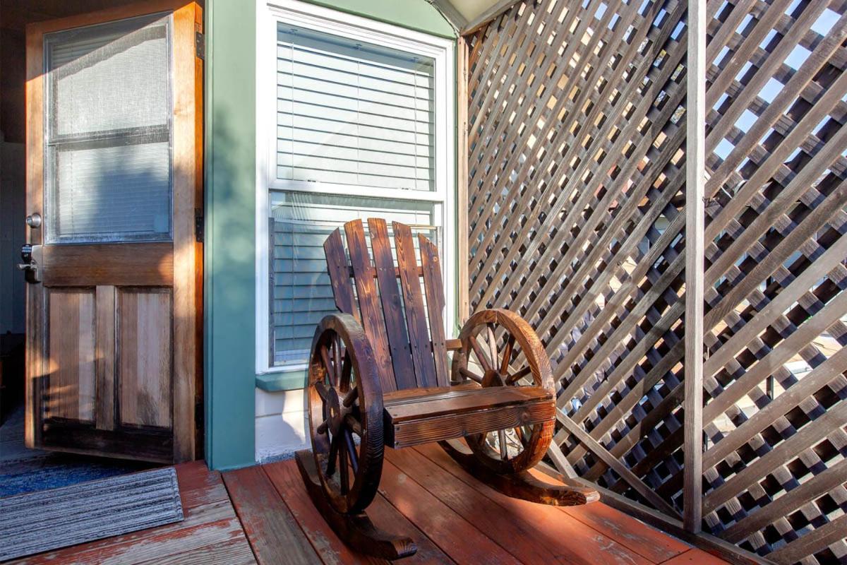 Alameda 3Br Unique Victorian Penthouse With Deck And Outdoor Furniture, Ac, 3 Blocks To Beach & Shopping Center & 2 Free Parking Spaces 외부 사진