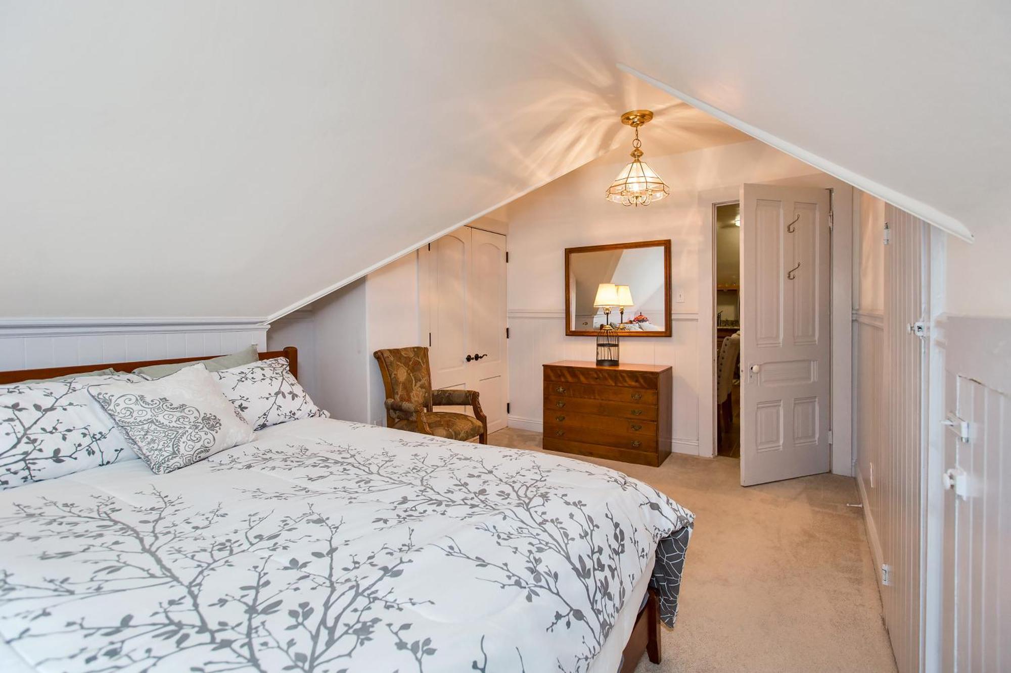 Alameda 3Br Unique Victorian Penthouse With Deck And Outdoor Furniture, Ac, 3 Blocks To Beach & Shopping Center & 2 Free Parking Spaces 외부 사진