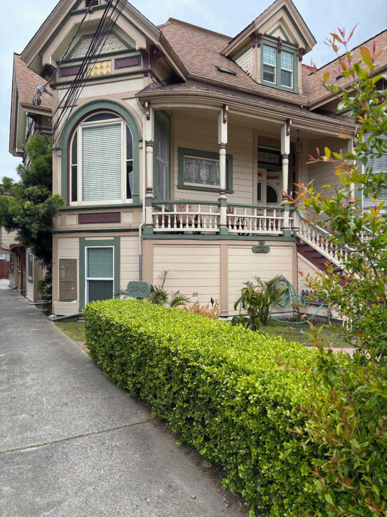 Alameda 3Br Unique Victorian Penthouse With Deck And Outdoor Furniture, Ac, 3 Blocks To Beach & Shopping Center & 2 Free Parking Spaces 외부 사진